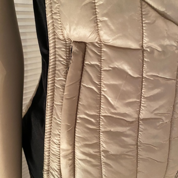 Workshop Republic Nylon Vest - Picture 9 of 11